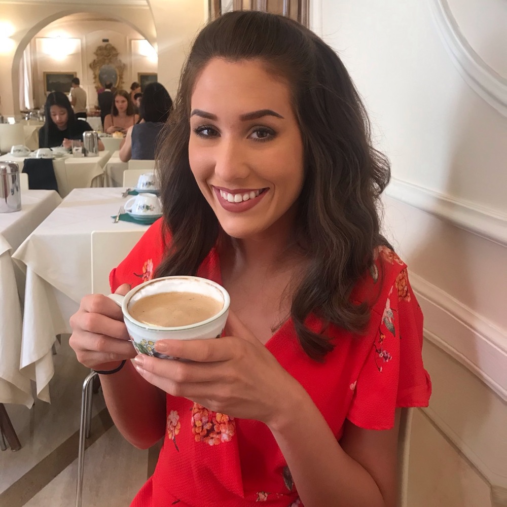 Meet your Posher, Elizabeth